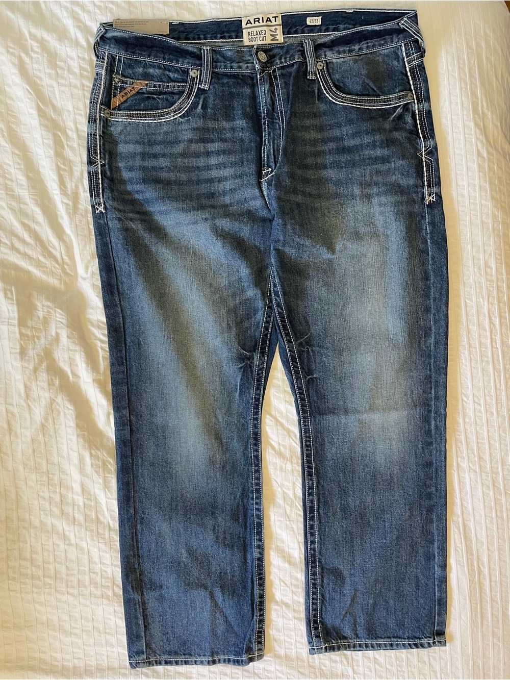 ARIAT- men’s 42/32 M4 Relaxed Bootcut Jeans. NWT